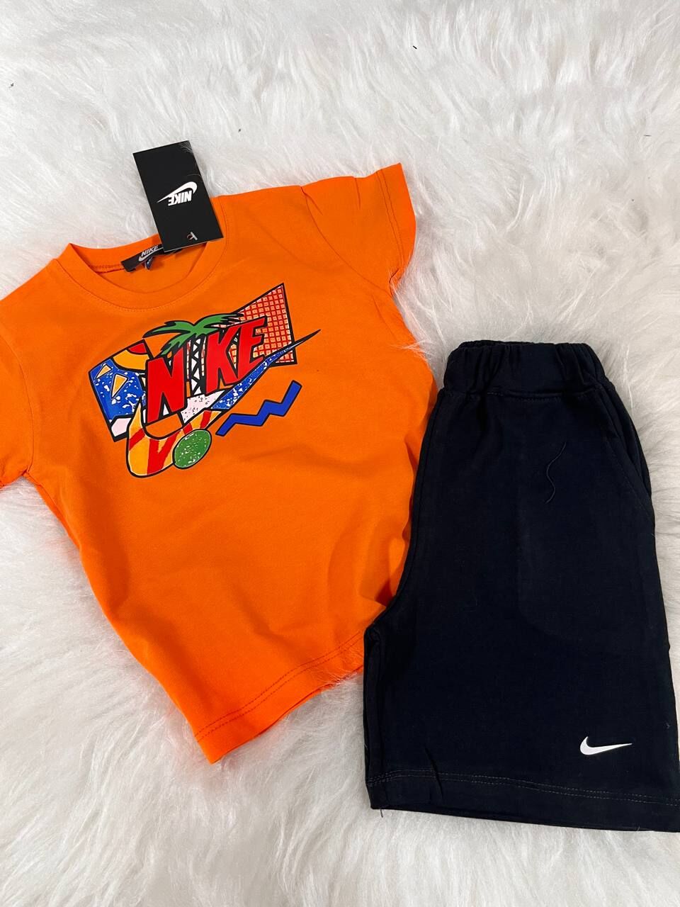 Nke şortlu takım