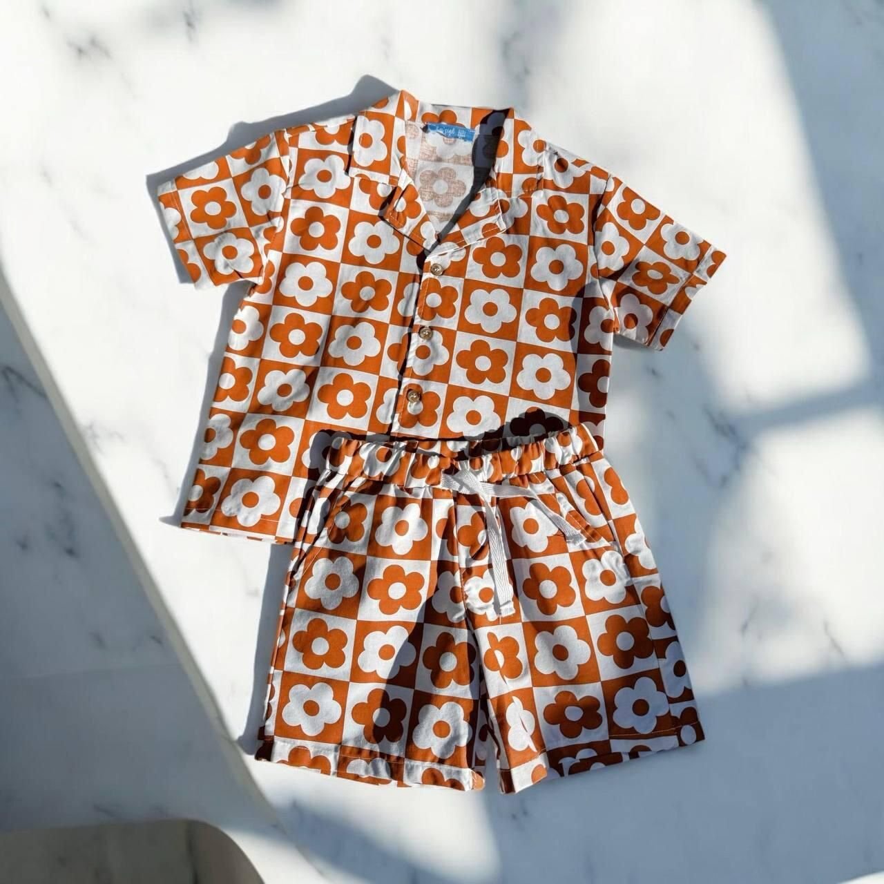 Kahverengi çiçekli unisex Keten şortlu takım