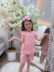 Aplike işlemeli pembe şortlu takım (taç hediyeli)