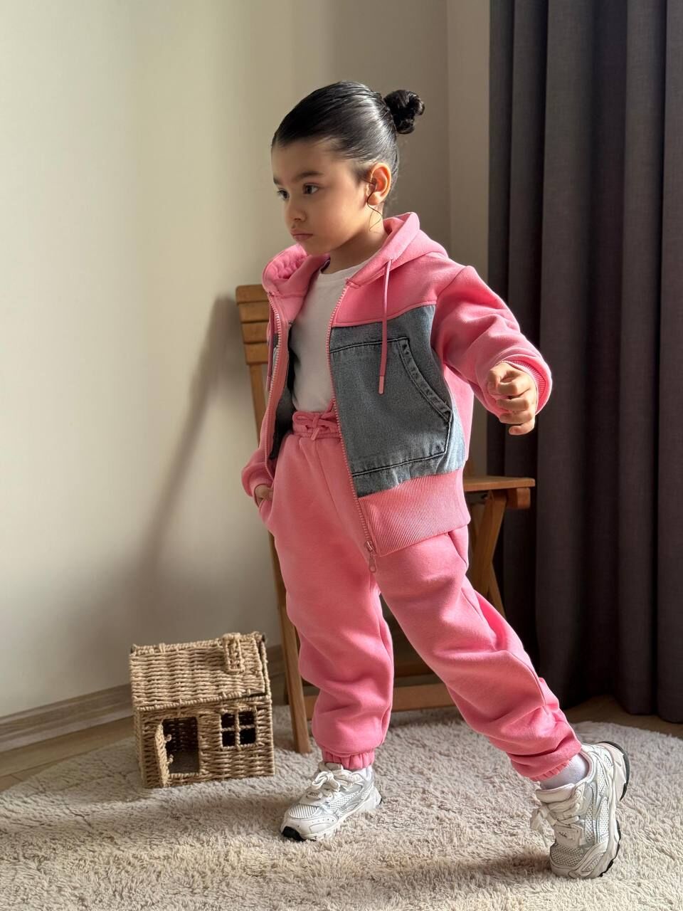 Pembe kot detaylı hırkalı pamuklu takım