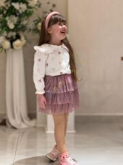 Nakış detay gömlek ve kat etekli kombin