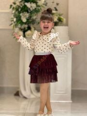 Kalp detay gömlek ve kat etekli kombin